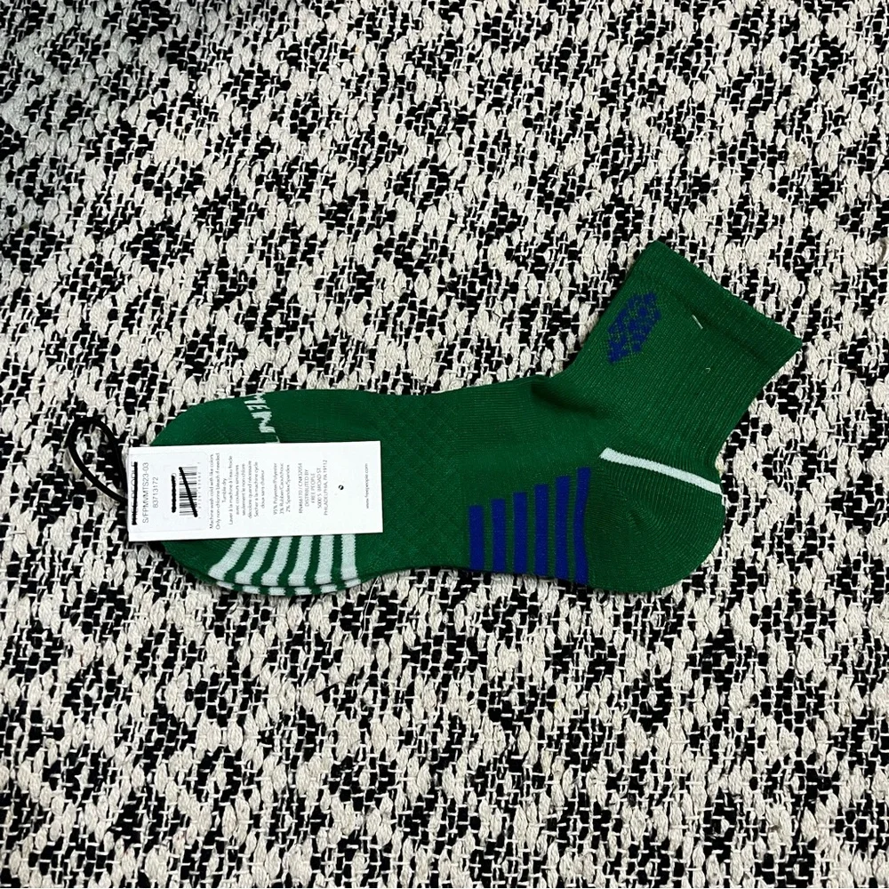 New Free People Movement Wave Crew Socks in Kelly Green One Size